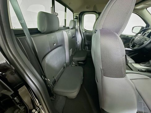 Used 2025 Nissan Frontier SV image 11