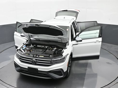 Used 2024 Volkswagen Tiguan Wolfsburg Edition AWD/4WD image 46