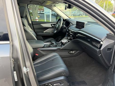 Used 2023 Acura MDX FWD image 16
