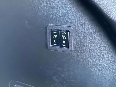 Used 2021 Buick Enclave Avenir AWD/4WD image 44