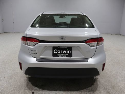 Used 2026 Toyota Corolla LE FWD image 3