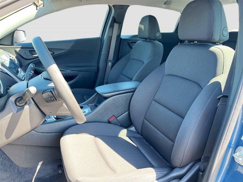 Used 2025 Chevrolet Malibu LS image 19