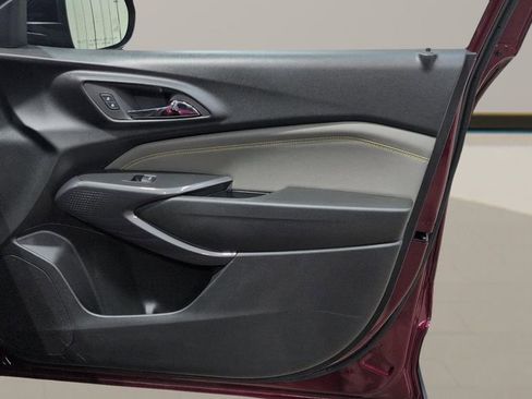 Used 2024 Chevrolet Trax ACTIV w/ Sunroof Package FWD image 22