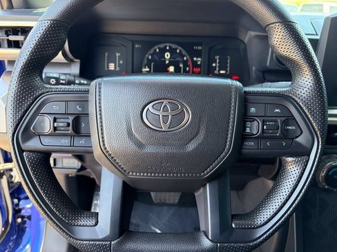 Certified 2025 Toyota Tacoma SR5 AWD/4WD image 34
