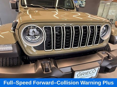 Used 2026 Jeep Wrangler Unlimited Sahara AWD/4WD image 4