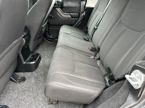 Used 2016 Jeep Wrangler Unlimited Sport w/ Connectivity Group image 21