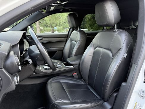 Used 2022 Alfa Romeo Stelvio Ti image 34