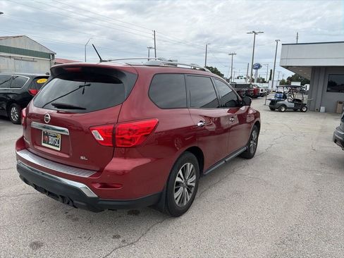 Used 2017 Nissan Pathfinder SL w/ SL Tech Package FWD image 4