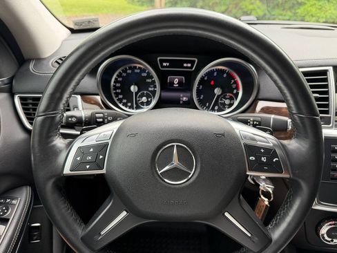 Used 2014 Mercedes-Benz GL 450 4MATIC image 17