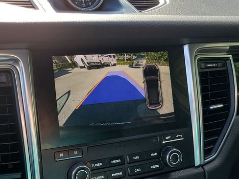 Used 2017 Porsche Macan S image 34