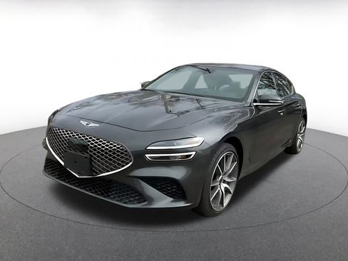 Used 2025 Genesis G70 2.5T image 7