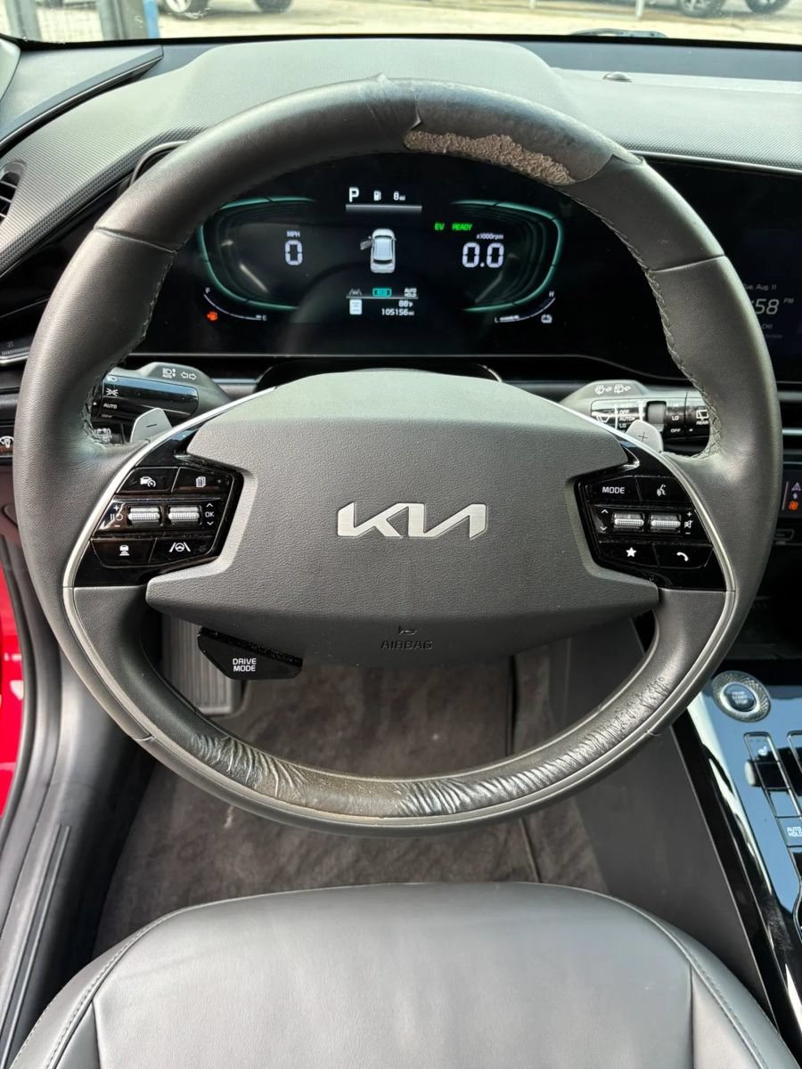 Used 2023 Kia Niro EX FWD image 9