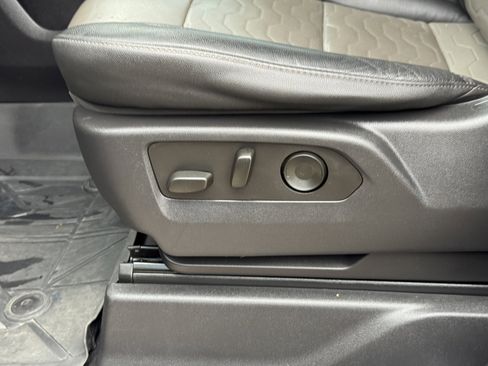 Used 2023 Chevrolet Silverado 1500 ZR2 w/ Technology Package image 18