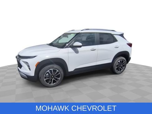 Used 2024 Chevrolet TrailBlazer LT w/ LT Cold Weather Package image 4