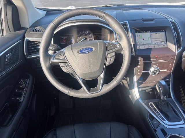 Used 2018 Ford Edge Titanium w/ Equipment Group 301A AWD/4WD image 14
