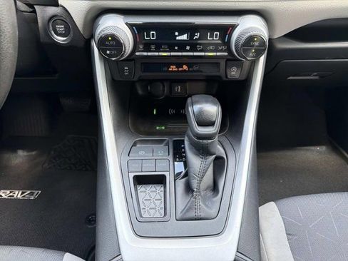 Used 2024 Toyota RAV4 XLE w/ Convenience Package FWD image 29