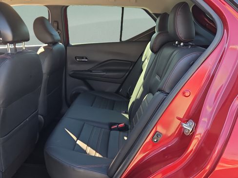 Used 2020 Nissan Kicks SR w/ SR Premium Package FWD image 10