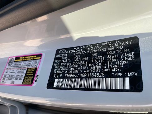 Used 2024 Hyundai Kona Limited FWD image 33