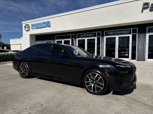 Used 2024 BMW 740i xDrive image 7