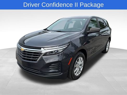 Used 2022 Chevrolet Equinox LS w/ LS Convenience Package FWD image 8