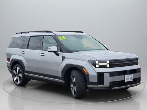 Used 2025 Hyundai Santa Fe Limited image 10