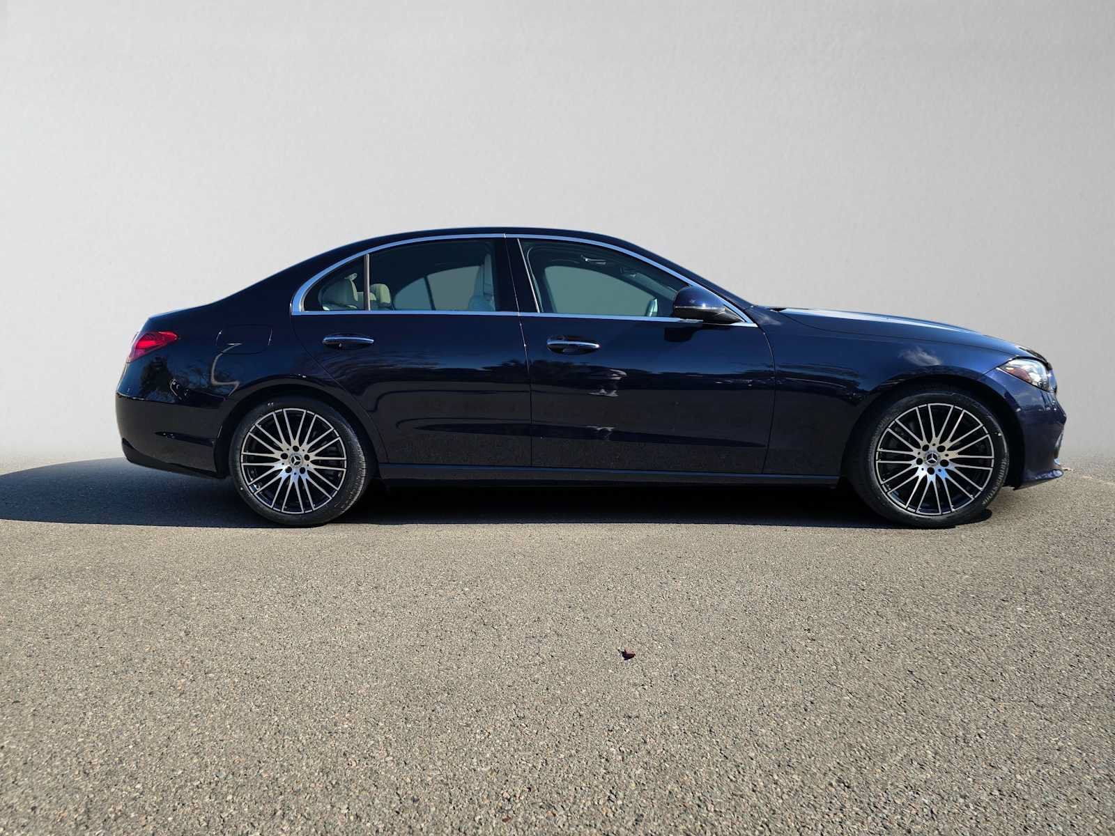 Used 2022 Mercedes-Benz C 300 Sedan image 2