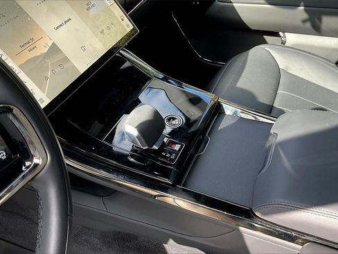 Used 2025 Land Rover Range Rover Sport Dynamic SE image 17