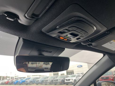 Used 2024 Toyota Corolla Cross XSE image 18