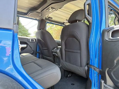 Used 2022 Jeep Wrangler Unlimited Sport AWD/4WD image 17