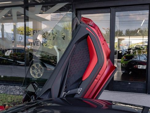Used 2025 Lamborghini Revuelto AWD/4WD image 30