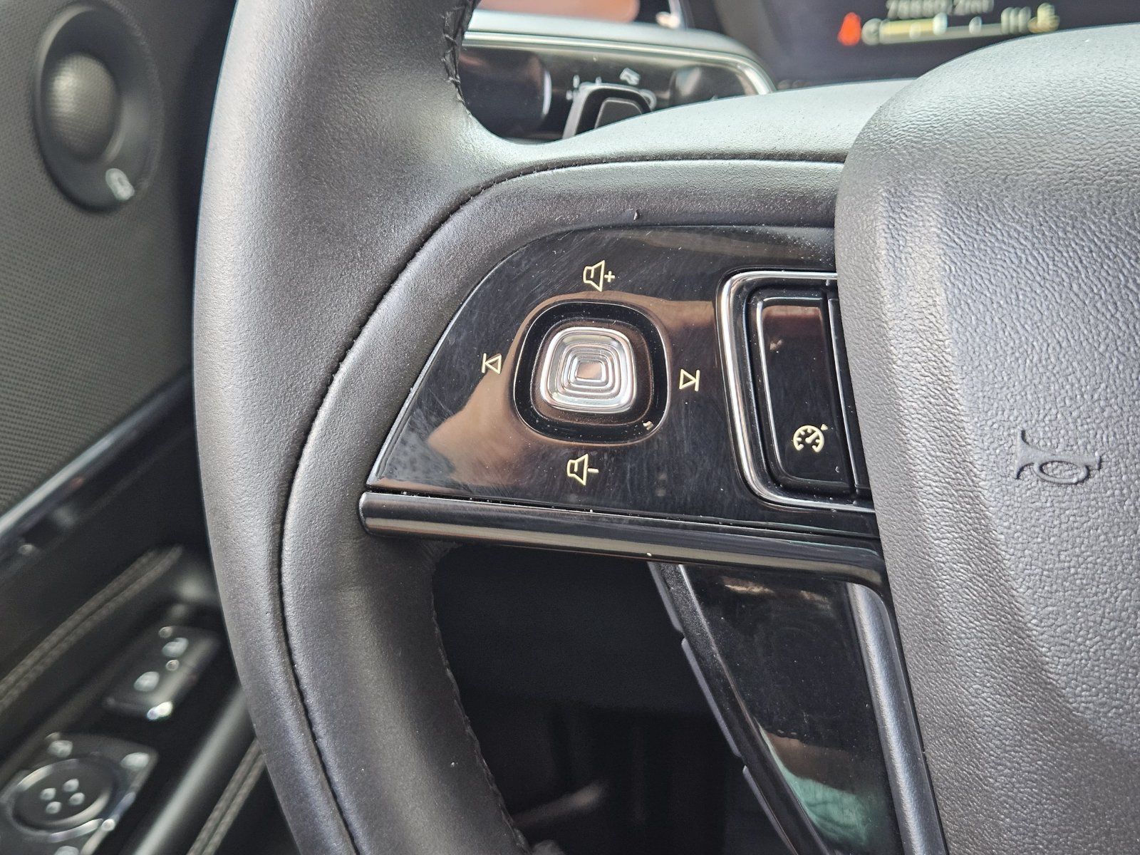 Used 2021 Lincoln Corsair Reserve FWD image 24