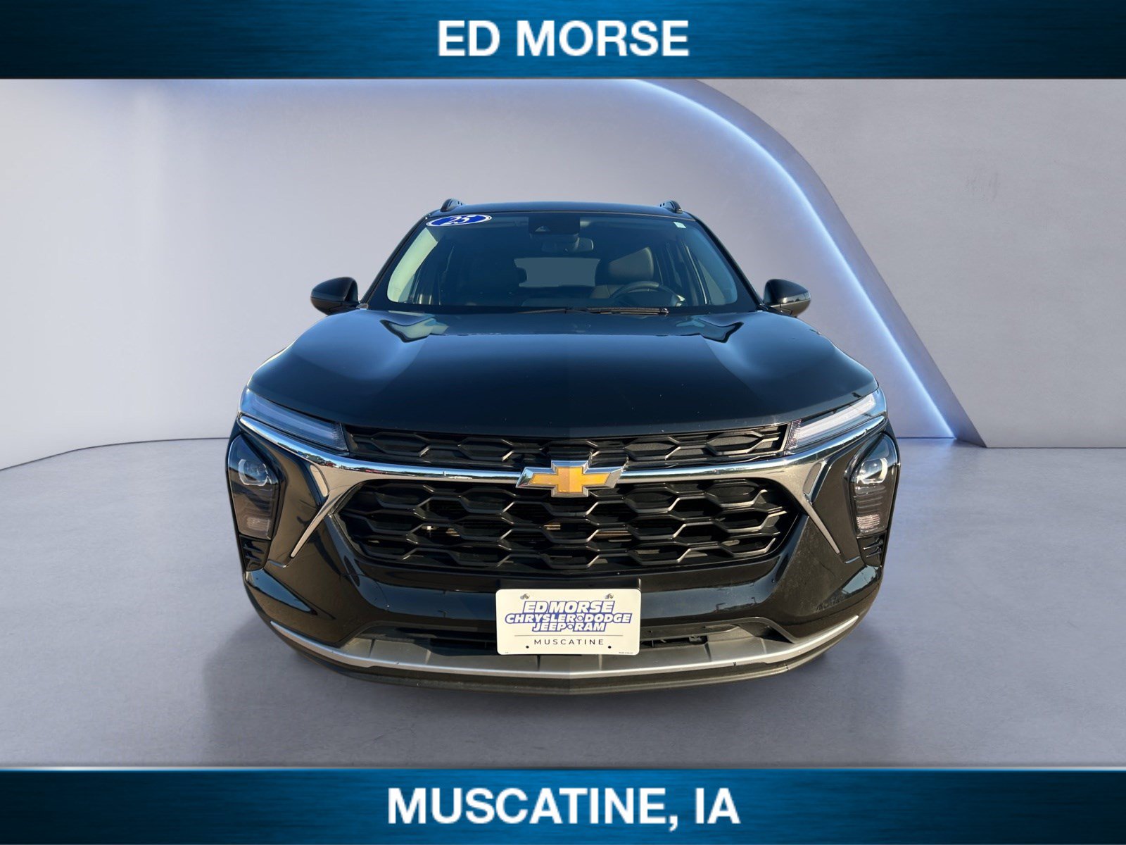 Used 2025 Chevrolet Trax LT FWD image 8