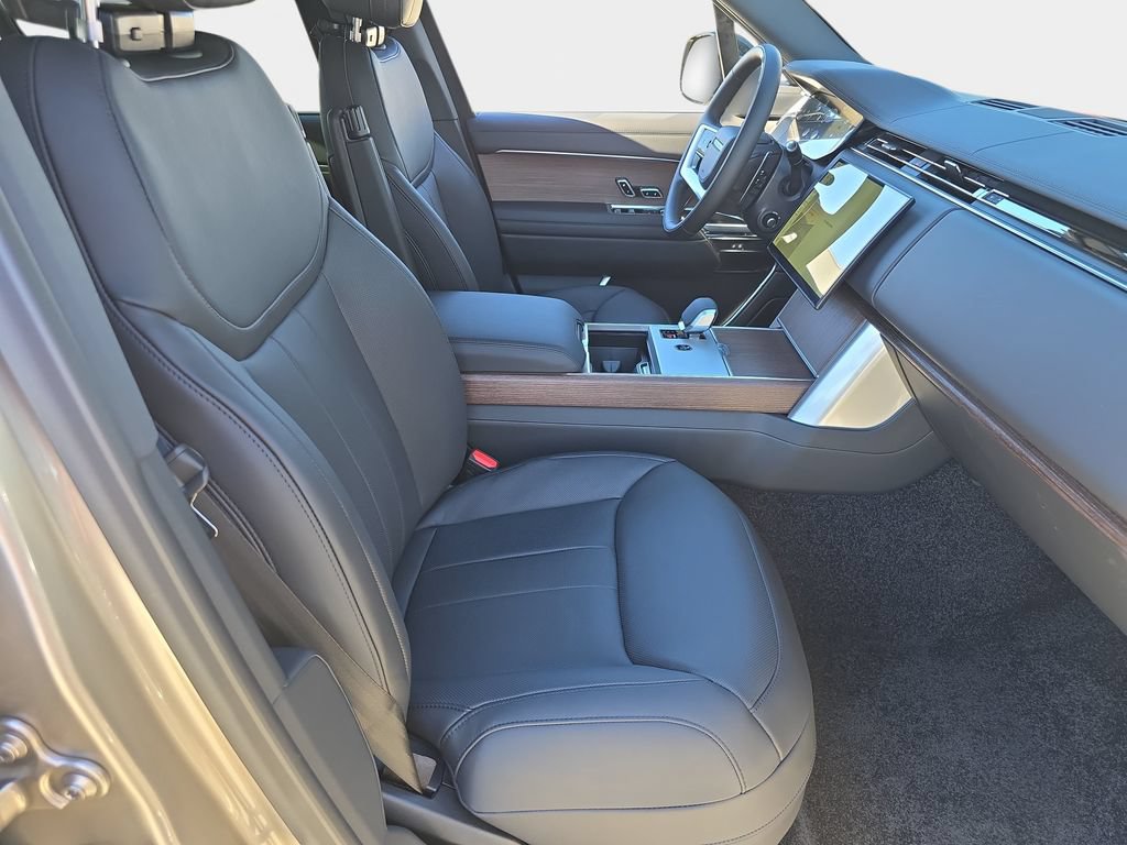 New 2026 Land Rover Range Rover Long Wheelbase SE AWD/4WD image 10