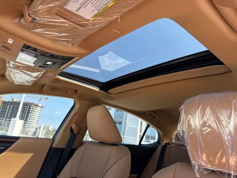 Used 2025 Lexus ES 350 w/ Premium Package FWD image 22