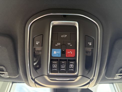 Used 2024 Jeep Grand Cherokee Limited w/ Trailer Tow Package image 20