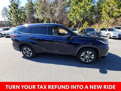 Used 2021 Toyota Highlander XLE image 16
