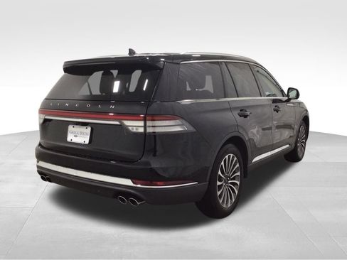 Used 2021 Lincoln Aviator Reserve w/ Elements Package Plus image 4