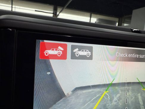 Used 2024 Jeep Wrangler Sahara image 19