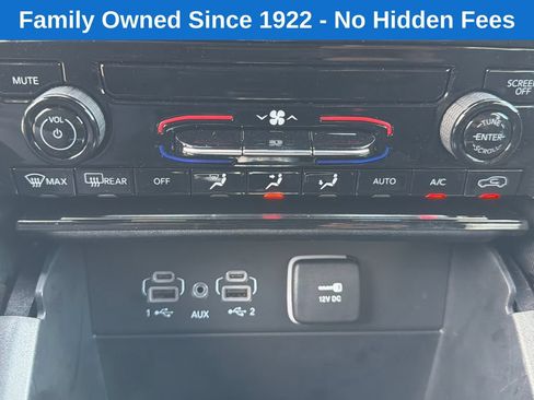 Used 2025 Jeep Grand Cherokee Laredo w/ Trailer Tow Package AWD/4WD image 30