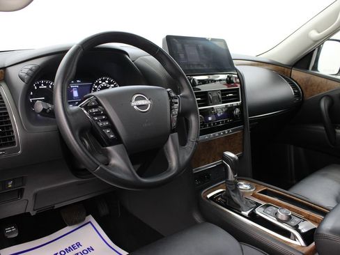 Used 2023 Nissan Armada SL w/ Captain's Chairs Package image 17