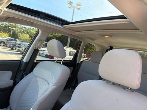 Used 2015 Subaru Forester 2.5i Premium AWD/4WD image 7