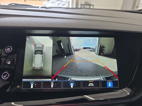 Used 2023 Buick Envision Avenir image 42