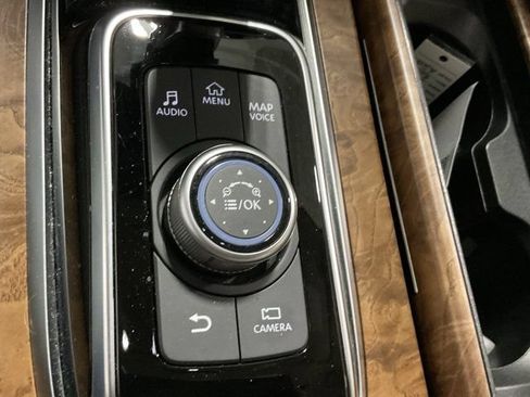 Used 2022 Nissan Armada SL w/ Captain's Chairs Package AWD/4WD image 13