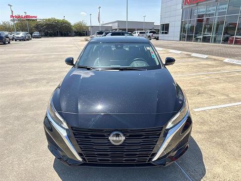 Used 2025 Nissan Altima 2.5 SL AWD/4WD image 2