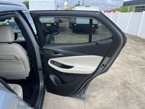 Used 2024 Buick Encore GX Avenir FWD image 12