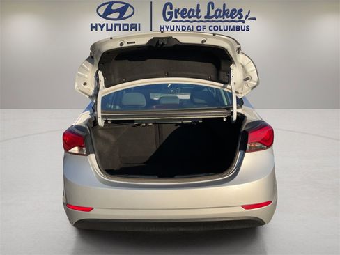 Used 2015 Hyundai Elantra SE image 10