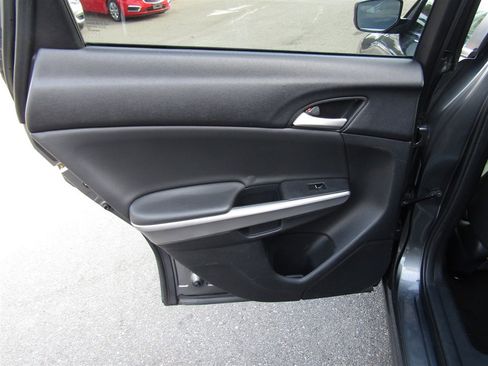 Used 2013 Honda Crosstour EX image 19