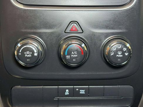 Used 2017 RAM 1500 Classic SLT image 6