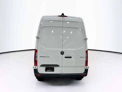 Used 2025 Mercedes-Benz Sprinter 2500 image 6
