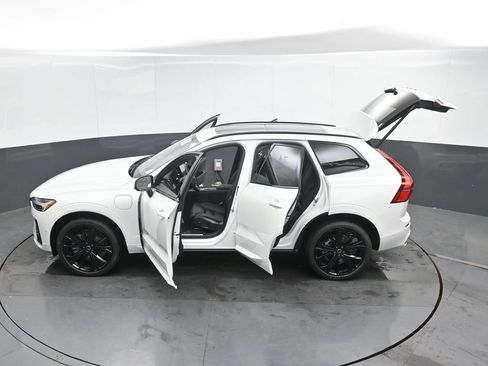 New 2026 Volvo XC60 T8 Ultra w/ Climate Package AWD/4WD image 43